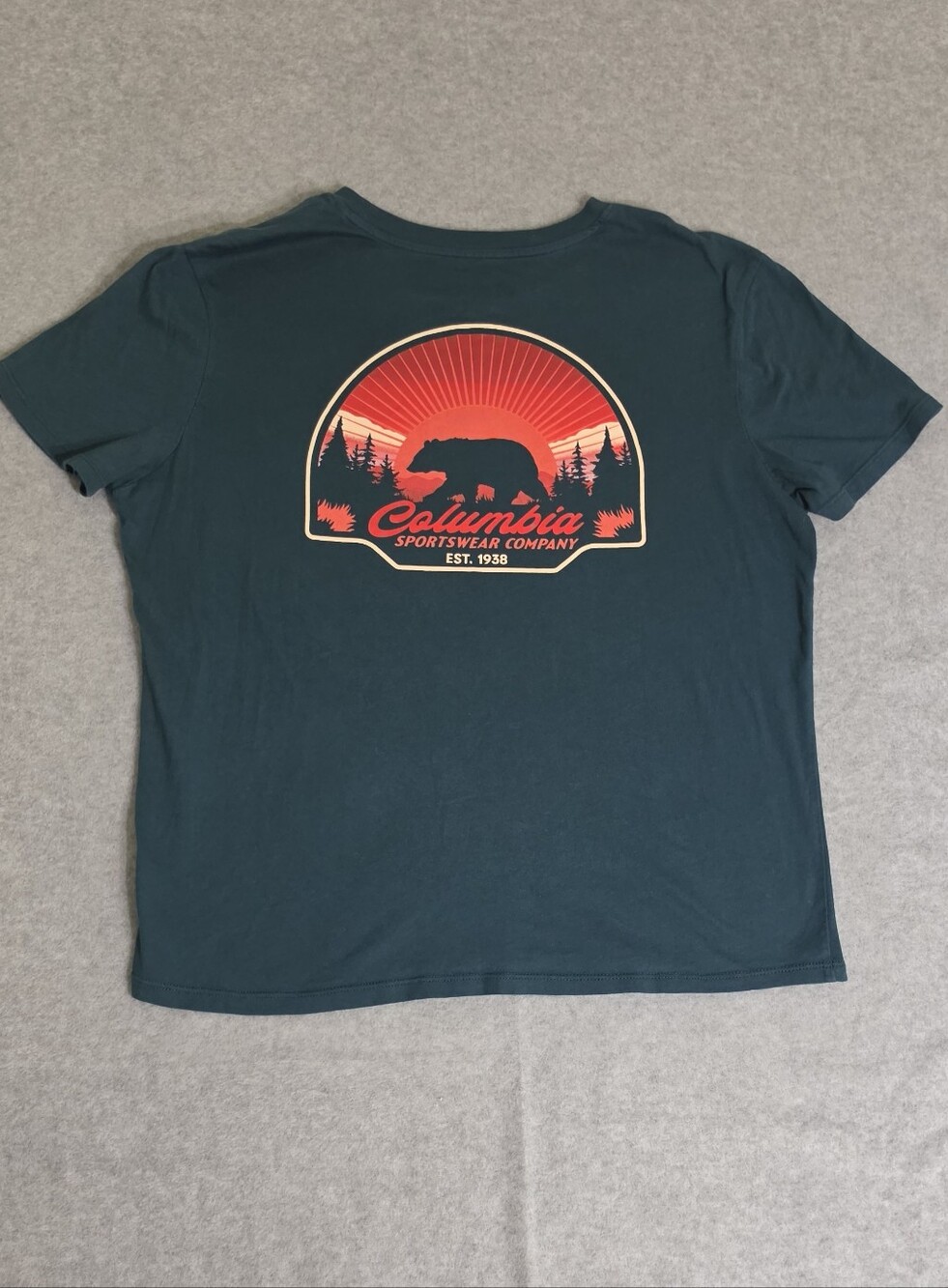 Columbia Women's Medium North Cascades Bear Graphic T-Shirt Dark Teal